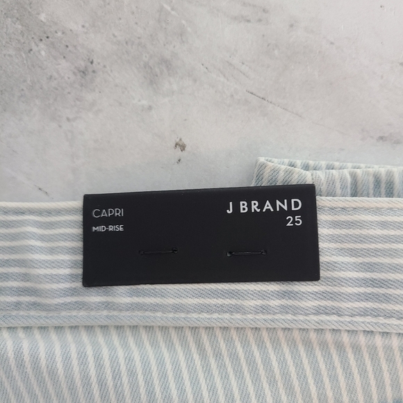 J Brand Capri Mid Rise Stripe White Blue Jeans 25 NWT - Picture 7 of 8